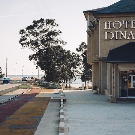 וילאנואבה דה ארוסה Hotel Dinajan מראה חיצוני תמונה
