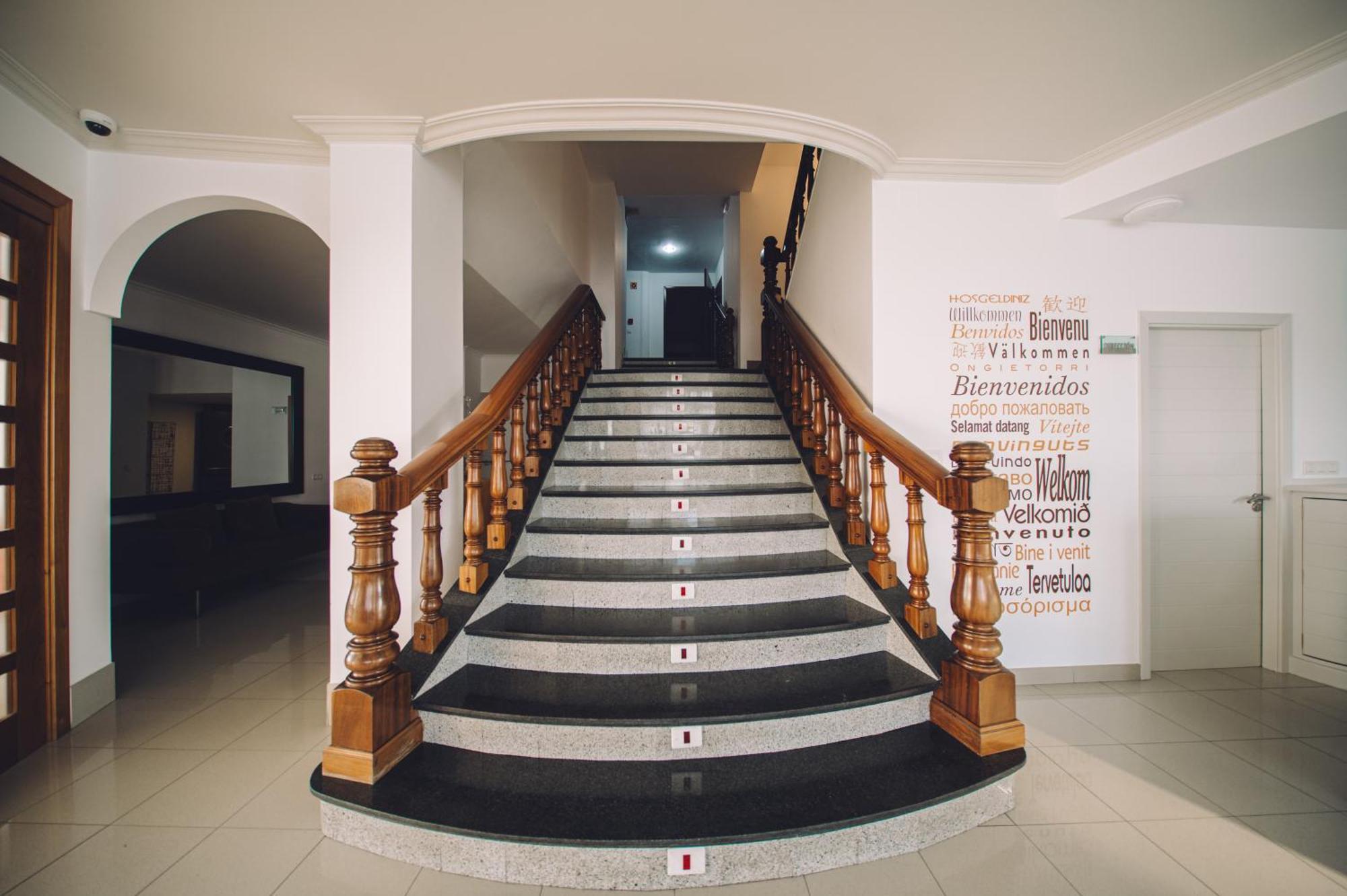 וילאנואבה דה ארוסה Hotel Dinajan מראה חיצוני תמונה