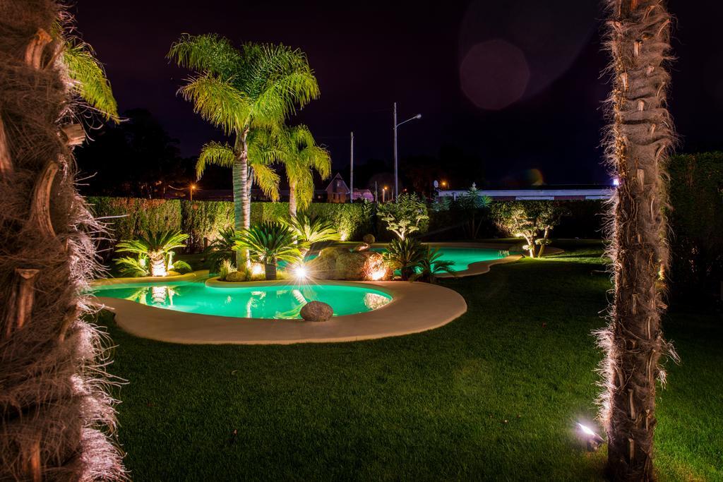 וילאנואבה דה ארוסה Hotel Dinajan מראה חיצוני תמונה